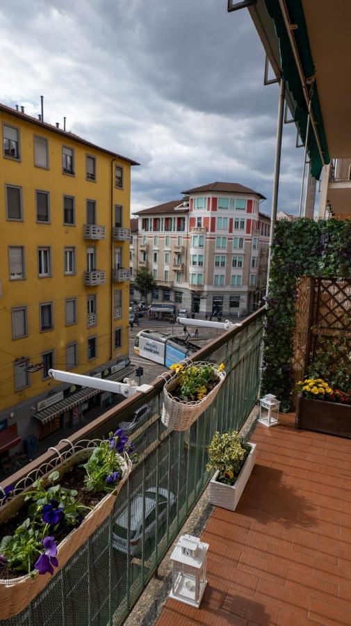 Beautiful Floral Apartment On Navigli Mailand Exterior foto