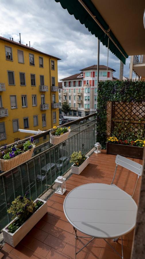 Beautiful Floral Apartment On Navigli Mailand Exterior foto