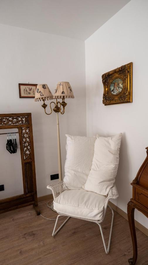 Beautiful Floral Apartment On Navigli Mailand Exterior foto